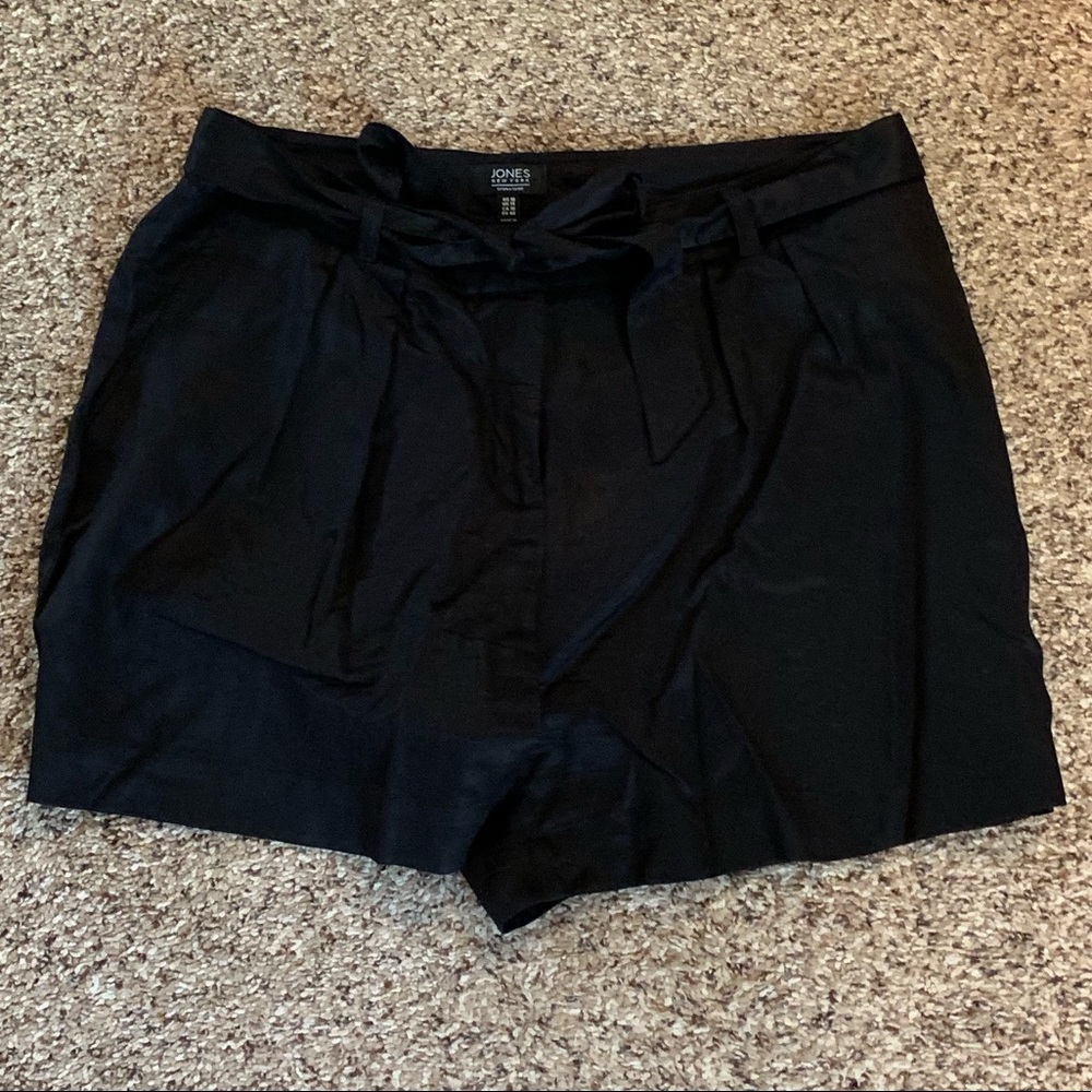 Black tie waist shorts